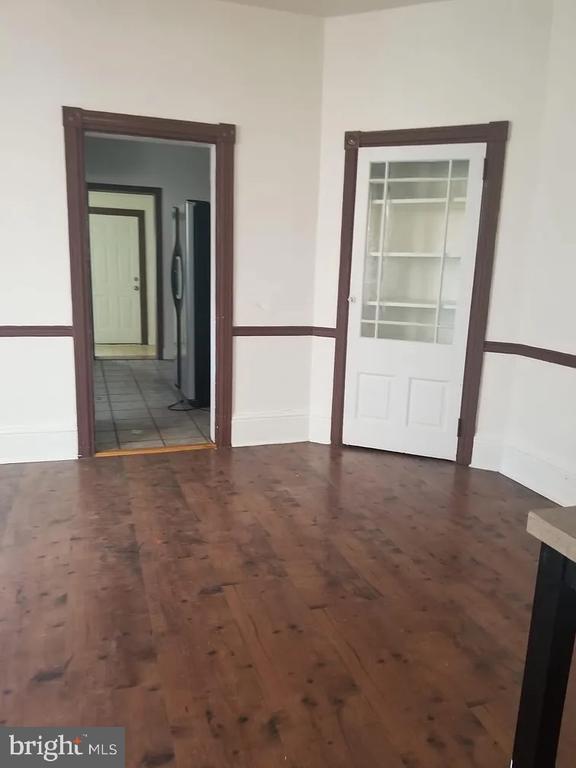 Photo - 205 Noble St