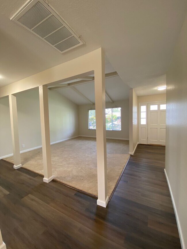 Photo - Hartz Property Management Presents: 2109 D...