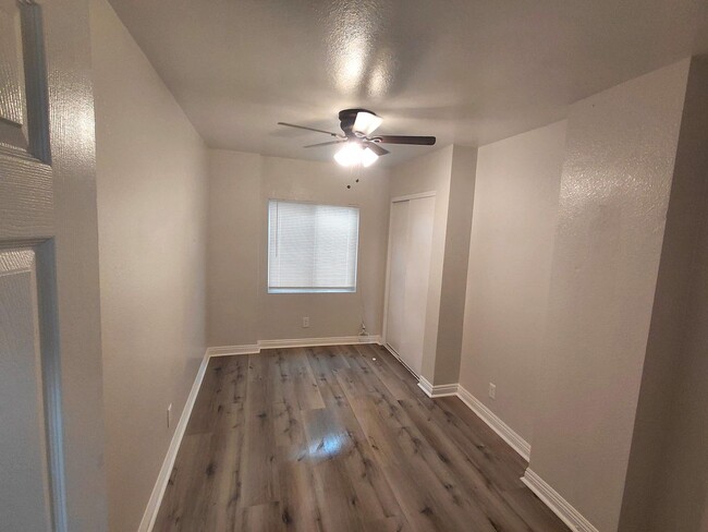 Photo - 851 W 93rd St Unidad B