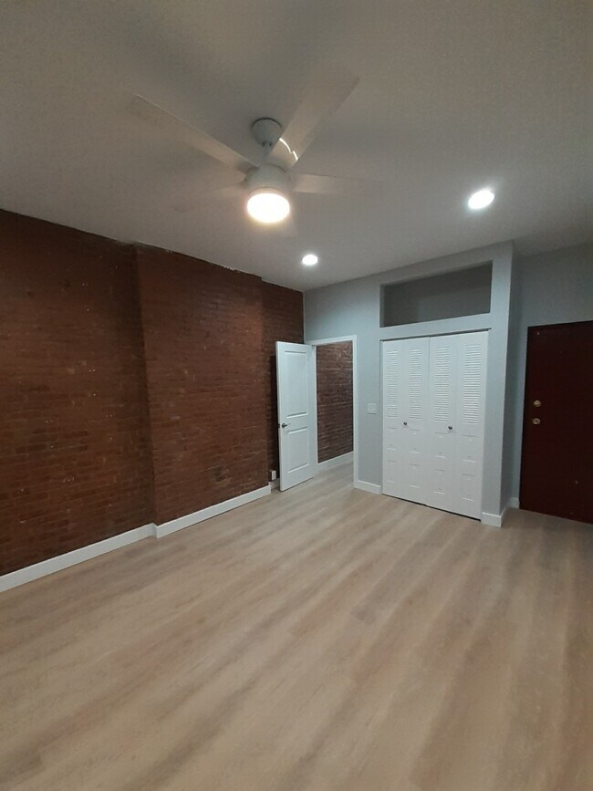 Photo - 294 Barrow St Unit 3