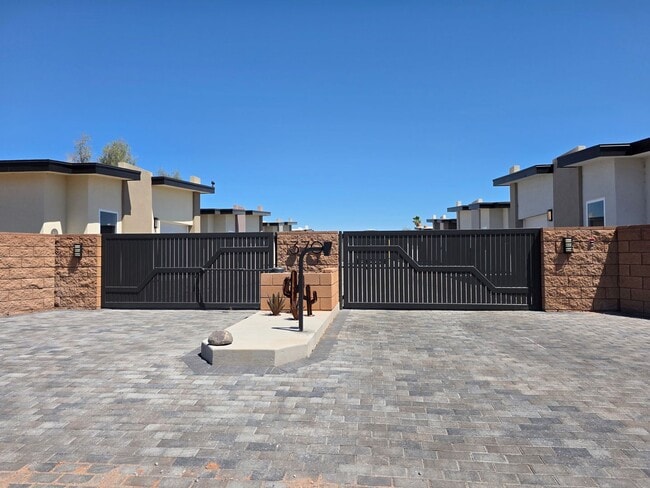 Photo - 370 Riverfront Dr Unit 370 Riverfront #2