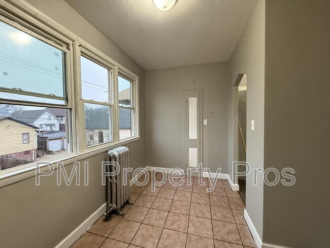 Photo - 1560 S 7th St Unidad Upper Rear