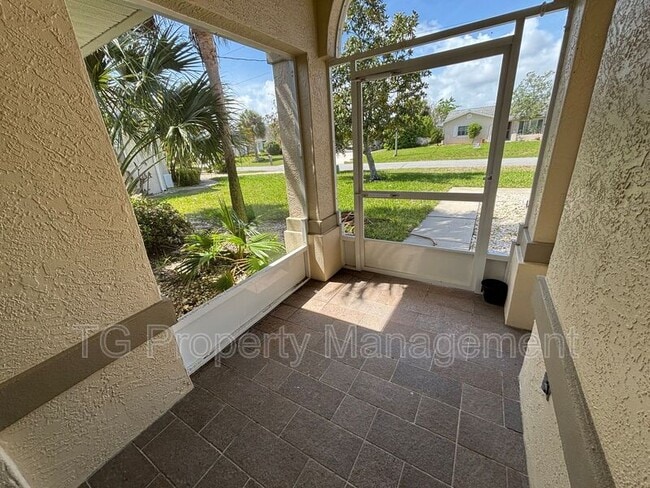 Photo - 20 Clarendon Ct N