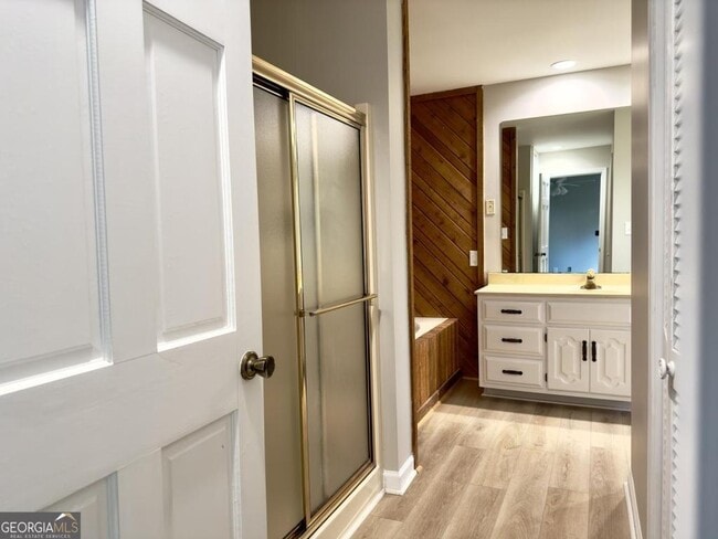 Photo - 99 Windwood Way