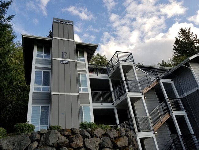 Building Photo - 12023 NE 204th Plz Unit 301