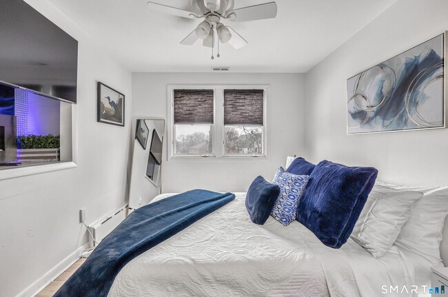 Photo - 110 Grenelle St