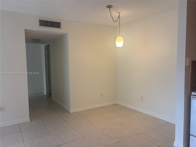 Photo - 771 NE 199th St Unit 103