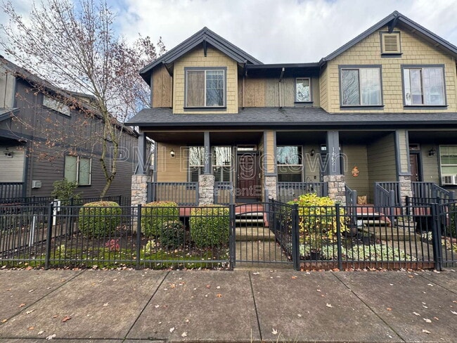 Photo - 1460 NE Redspire Ln