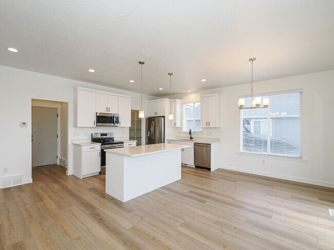Photo - 4 Bedroom, 2.5 bathroom Eagle Mountain Home