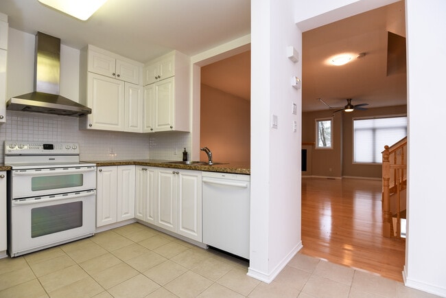 Photo - 3 story townhouse