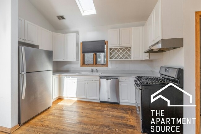 Photo - 817 N Milwaukee Ave Unit 3F