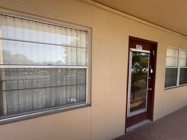 Photo - 13455 SW 9th Ct Unidad 307J Rental