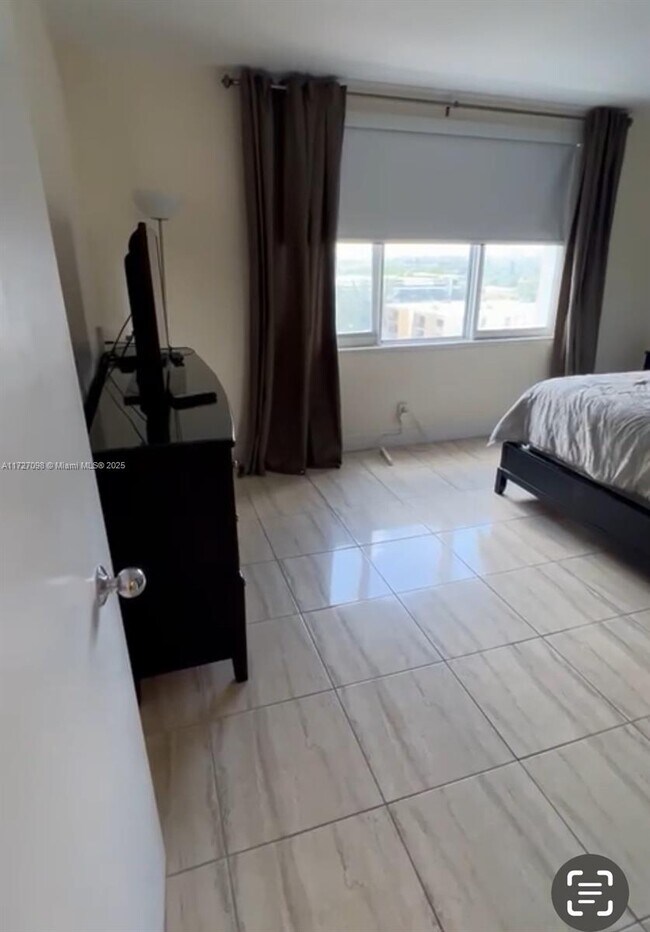 Photo - 9195 Collins Ave Unit 910