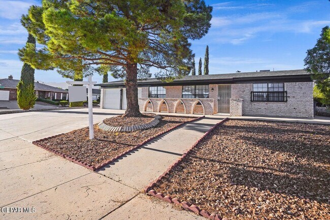 Photo - 4933 Round Rock Dr