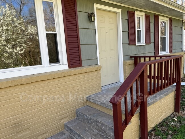 Photo - 2911 Davis St SE