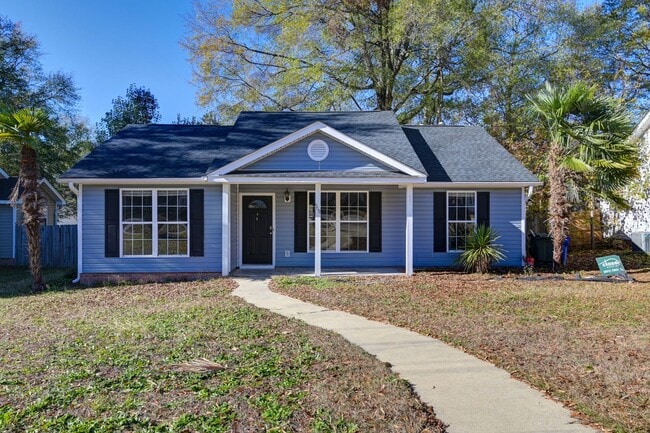 Building Photo - Beautifully Updated 3BR Home Minutes from Fort Jackson, VA Hospital & I-77