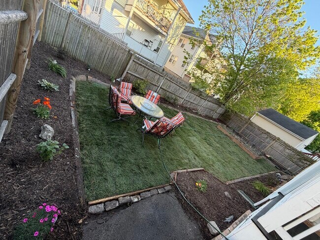 6 W Selden St Unit 2