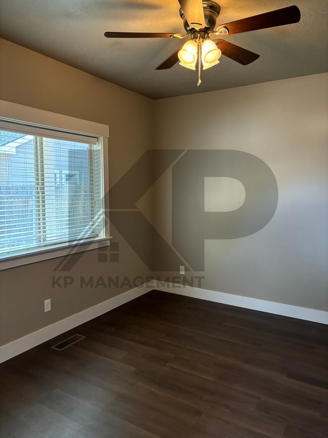 Photo - 2004 S Kerr St