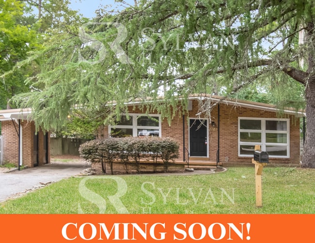 Building Photo - Where Charm Meets Comfort