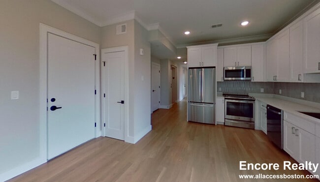 Building Photo - 104-106 Warren St. Unit 11