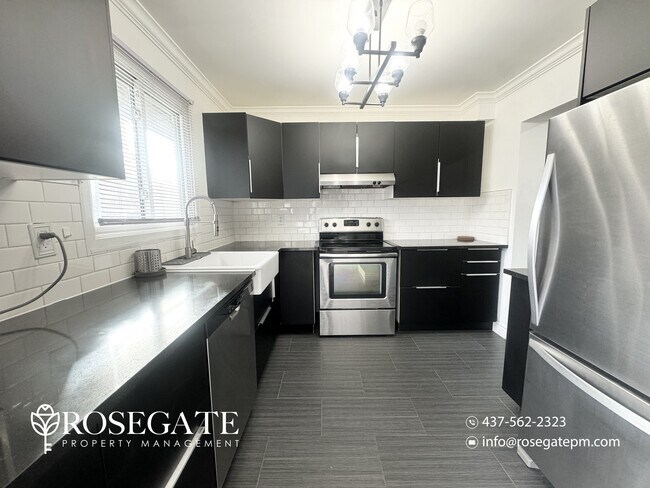 Photo - Spacious 3-Bedroom Condo-Townhouse with Backyard & Parking – Brampton Unité 76