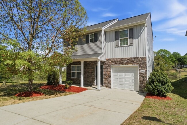 Photo - 4-bedroom with Water Front View