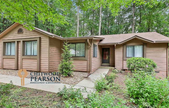 Building Photo - Charming 3 Bed / 2 Bath Furnished Ranch in One of Peachtree City's Most Scenic Settings