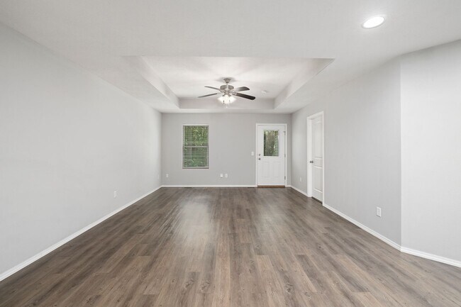 Photo - 3 Bedroom Duplex Rental in Springfield!