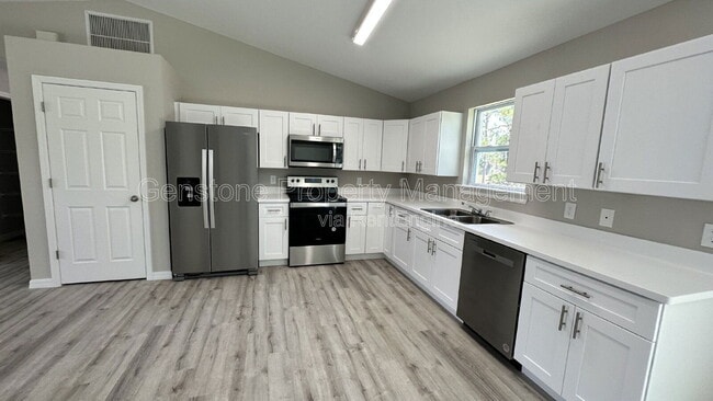 Photo - 327 Lester Ave S