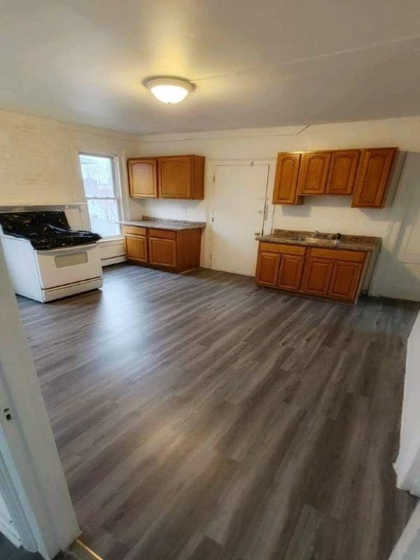 Building Photo - 118 Babcock St Unit 3rd Floor