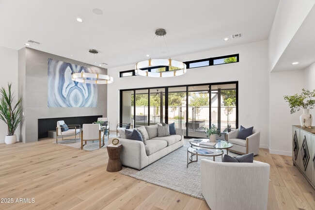 Photo - 1538 W Wagon Wheel Dr