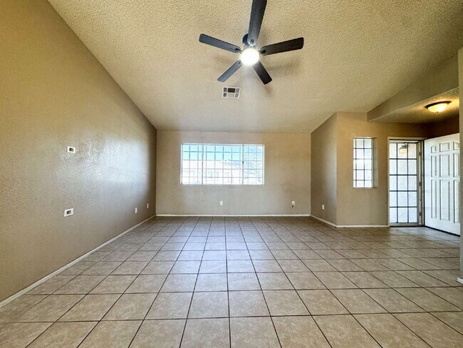 Photo - "Newly Renovated 4-Bedroom, 2 Bathroom Home in Yuma!"