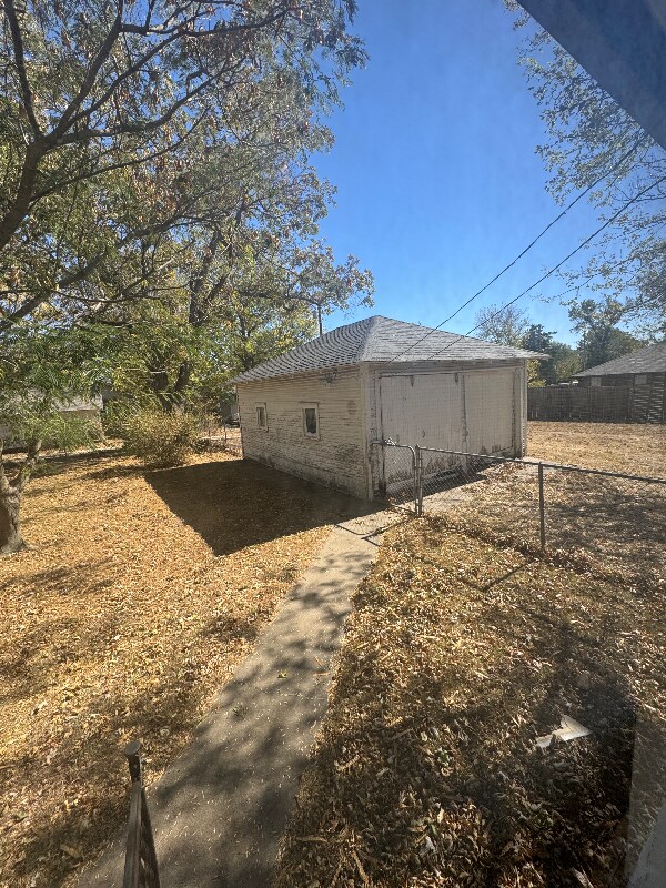 Photo - 2026 S Hooker St