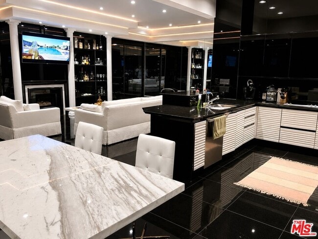 Photo - 10535 Wilshire Blvd Unit 1