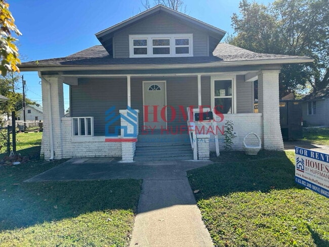 Building Photo - Two Bedroom House | Move in Ready