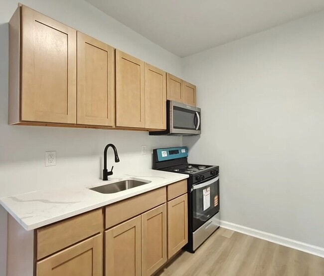 Photo - 5415 Media St