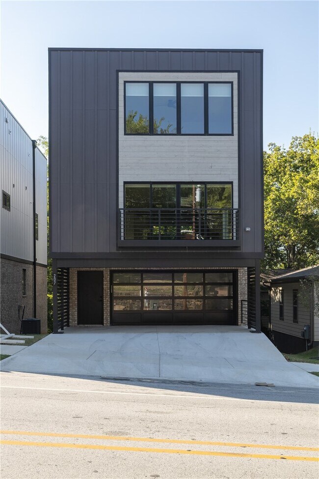 Building Photo - 207 W Lafayette St