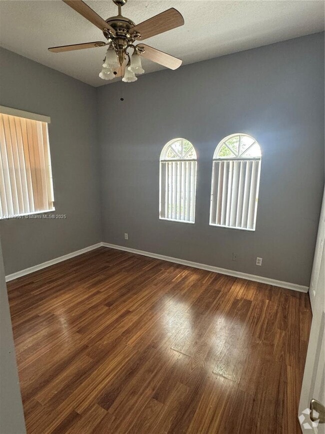 Building Photo - 3845 NW 43rd Ter Rental