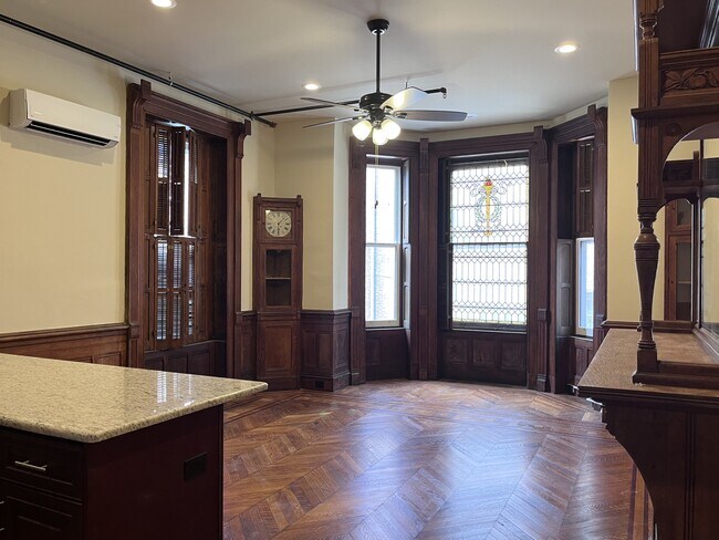 Photo - 2029 Walnut St