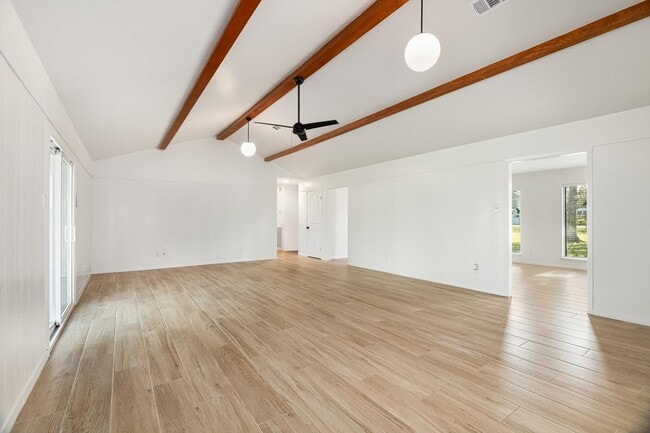 Photo - 416 Southern Oaks Dr