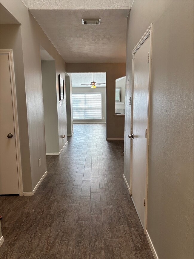Photo - 1702 Oak Ridge Dr