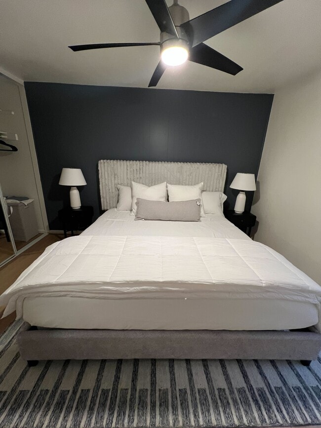 Photo - 2718 Nectarine Ave