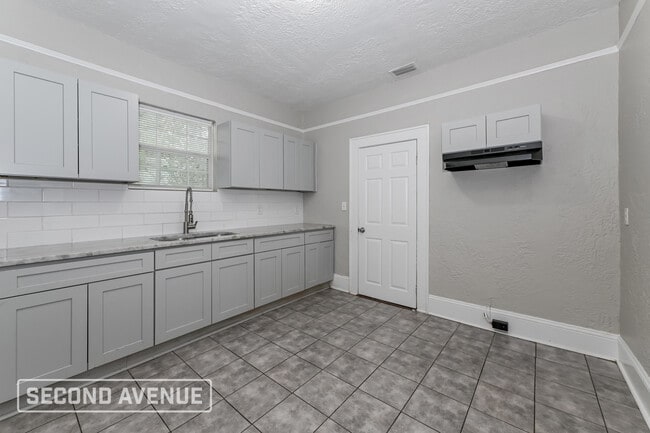 Photo - 1474 Wilcox St