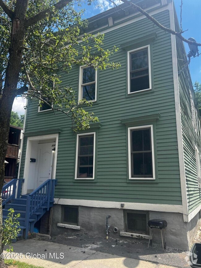 Building Photo - 128 Dove St Rental