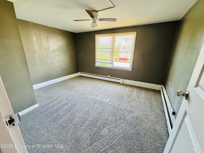 Photo - 608 Oak St