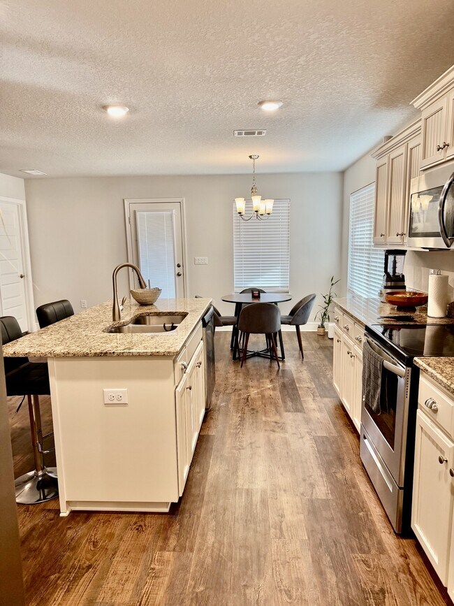 Photo - 211 Baycliff Dr