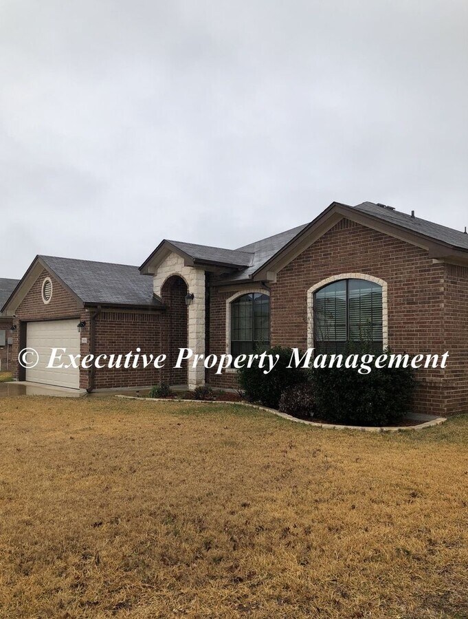 Photo - 2906 Traditions Dr