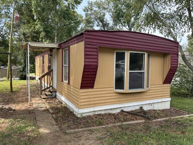 Building Photo - 109 Embert Ln