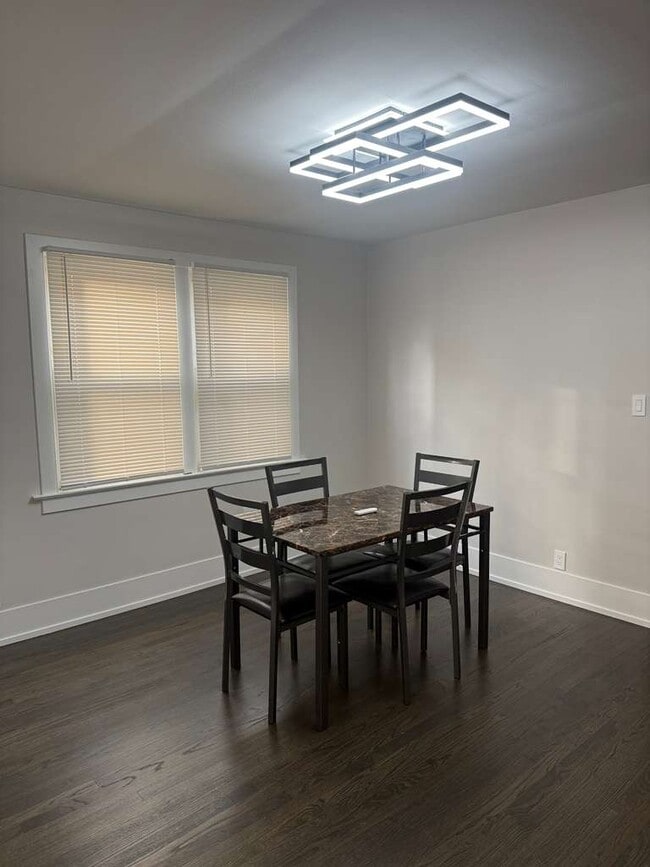 Building Photo - 4846 W Roscoe St Unit Apt #2