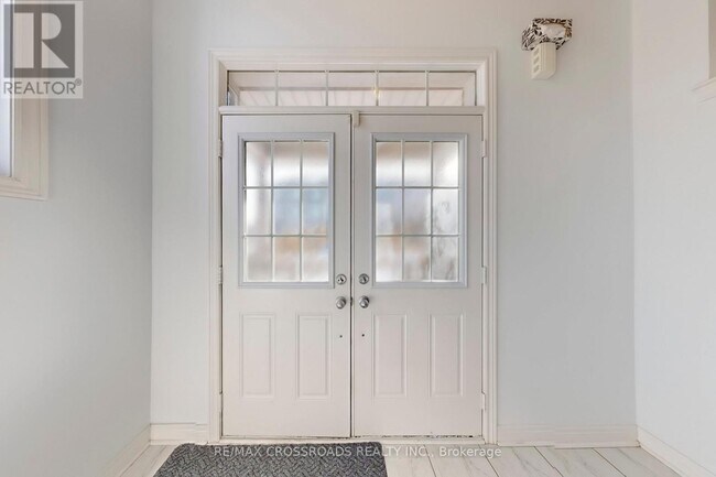 Photo - 76 Rustle Woods Ave